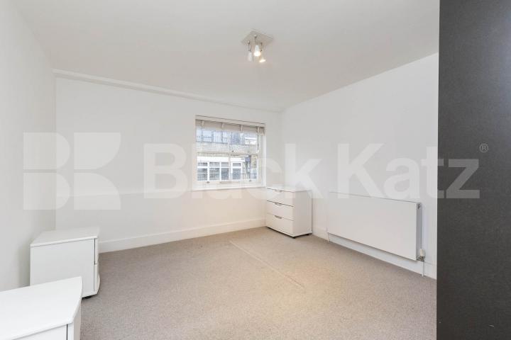 modern and bright 1 bedroom within a office conversion with a private terrace Berry Street, Clerkenwell